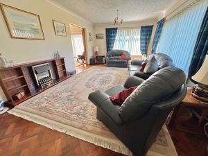 Lounge- click for photo gallery